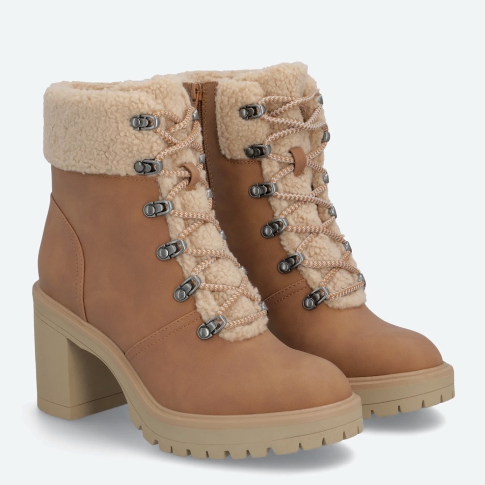 DV BY DOLCE VITA Janny Bootie